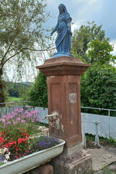 La fontaine rue de Saulnot